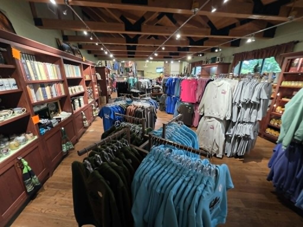 Elk Country Visitor Center Gift Shop, Open to the public